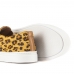 Slip On de Onça Couro Feminino Estampado Animal Print Calce Facil Palmilha Espumada Macia